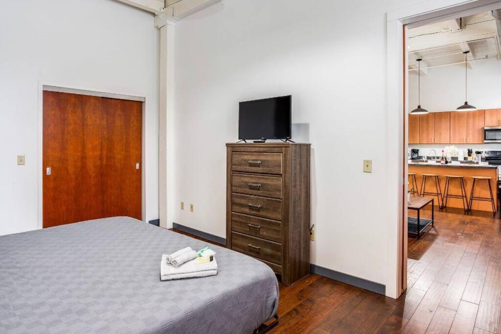 Centric Ny Style Loft W/King Bed Apartamento Rochester Exterior foto