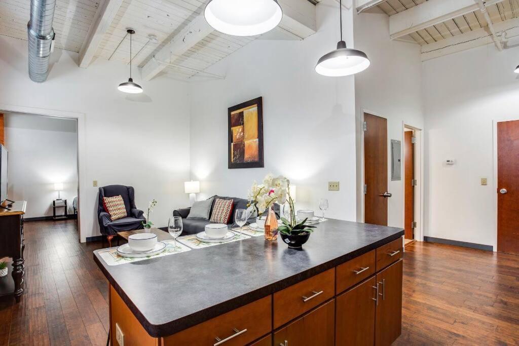 Centric Ny Style Loft W/King Bed Apartamento Rochester Exterior foto